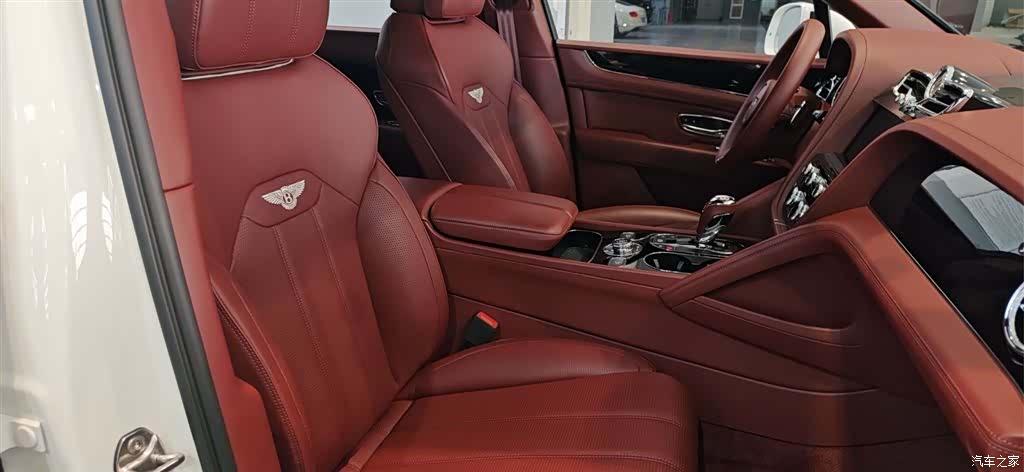 Bentley Bentayga, 2025 9