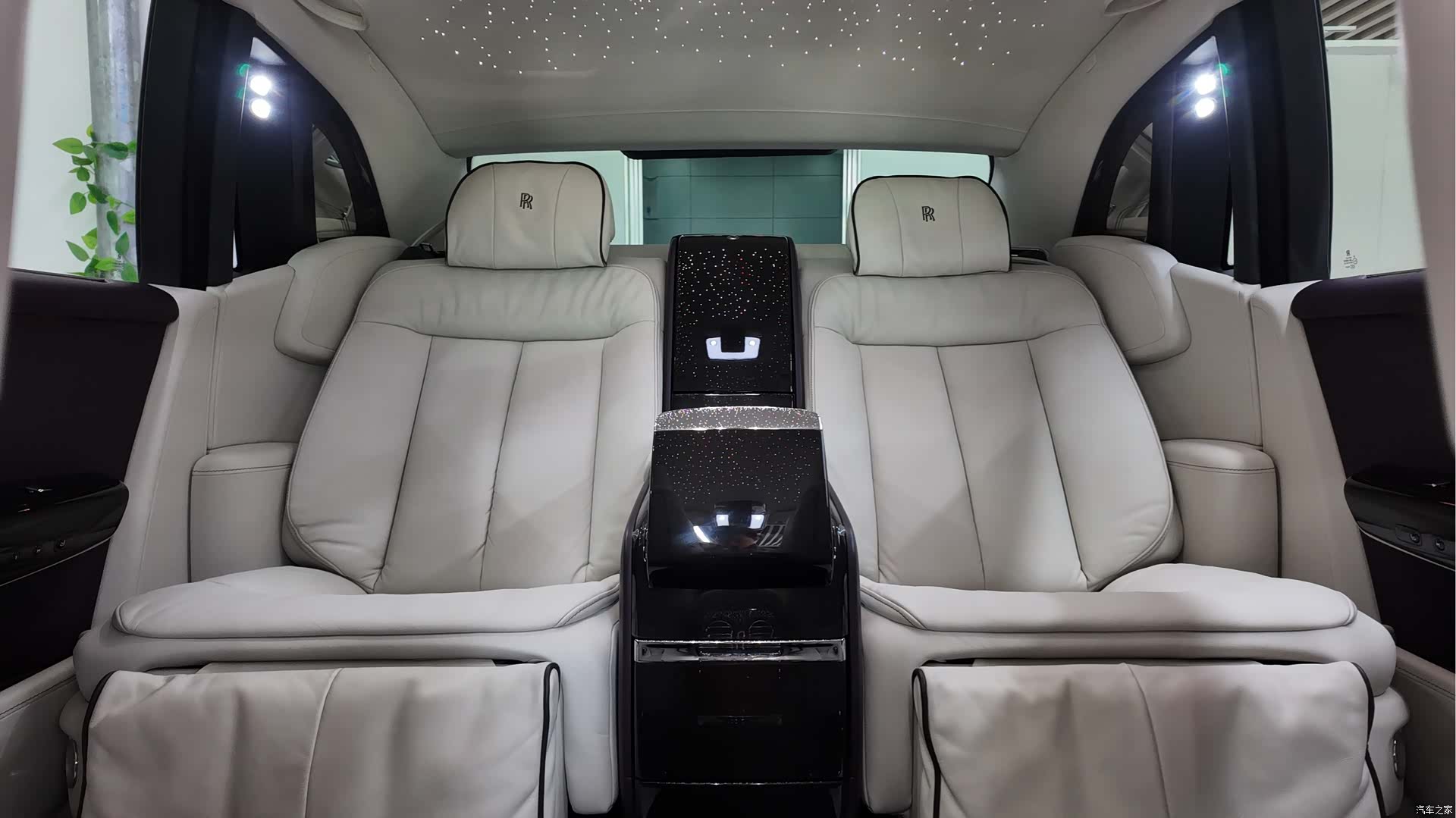 Rolls-Royce Phantom, 2019 9