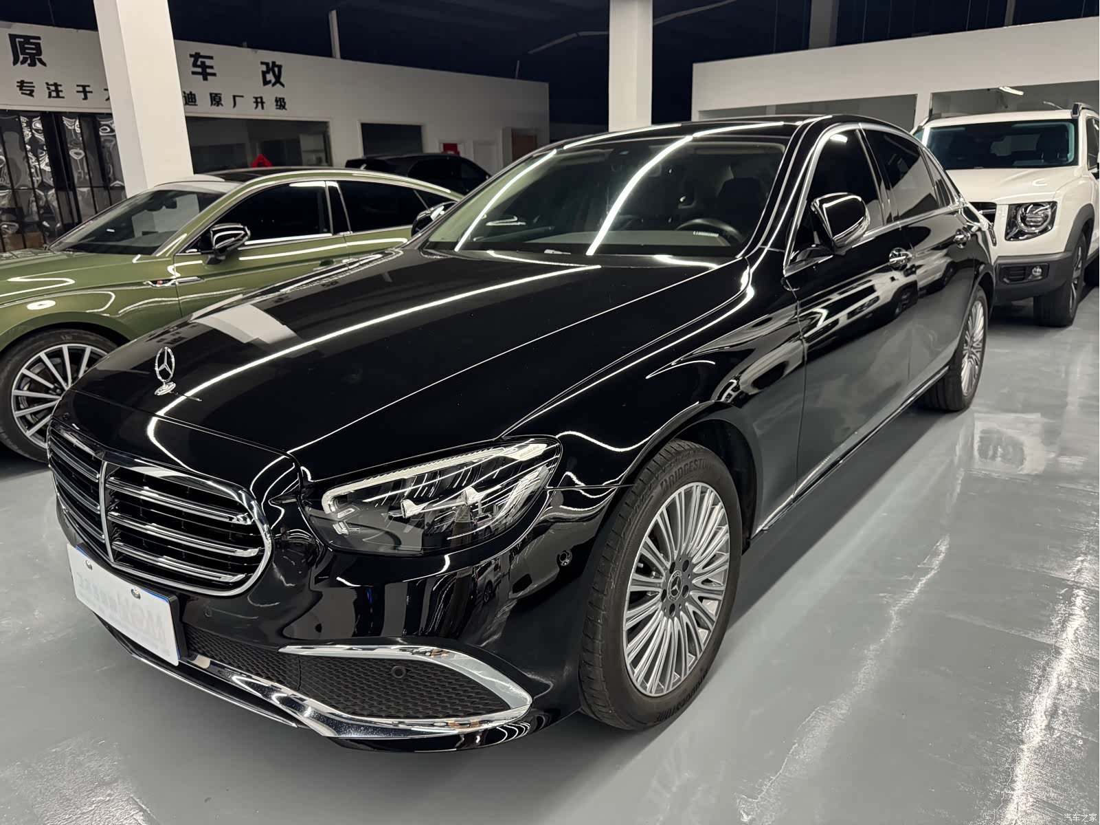 Mercedes-Benz E-Class, 2023 3