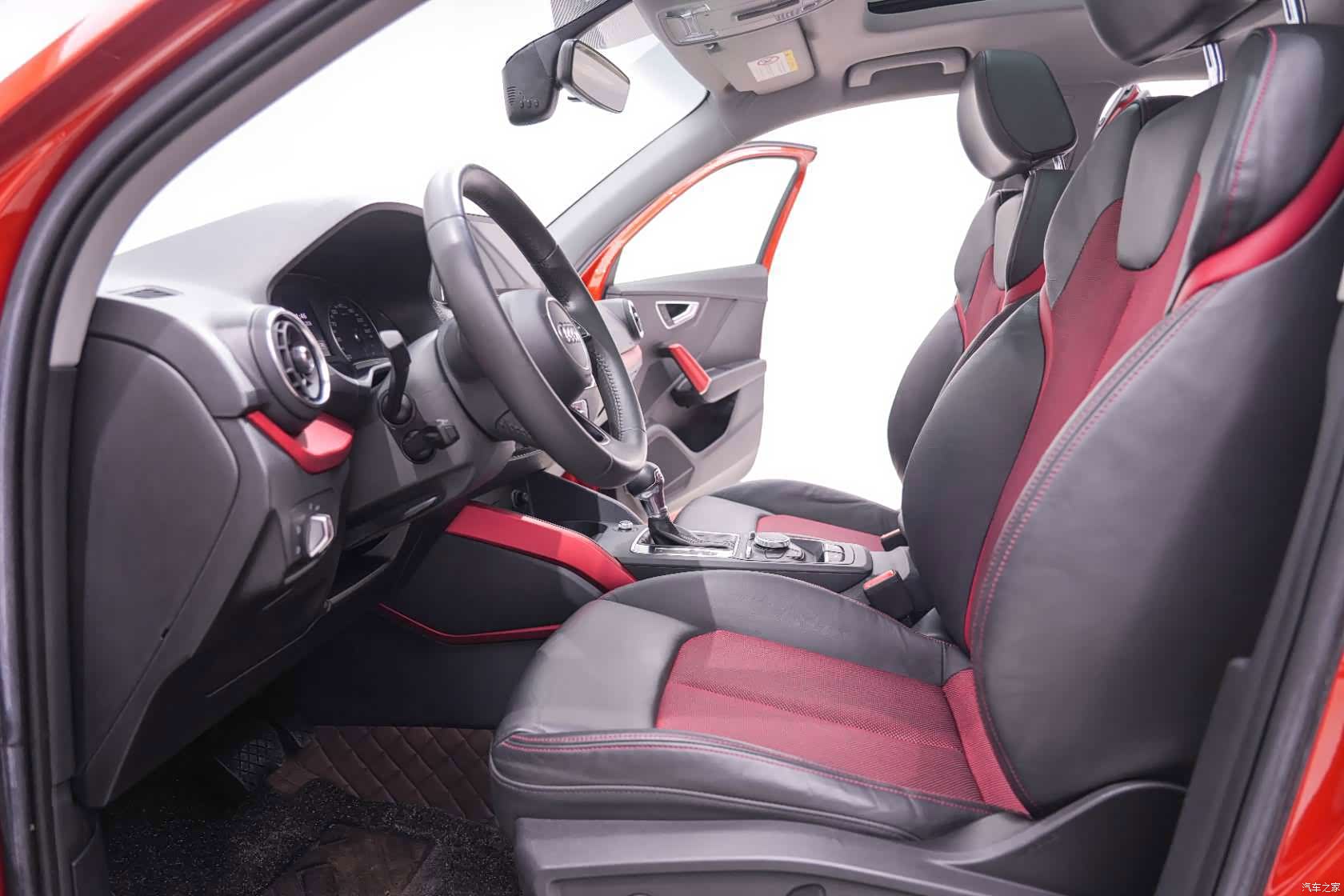 Audi Q2L, 2019 24