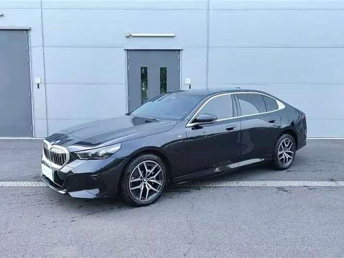 BMW i5