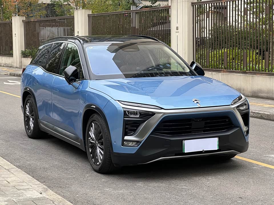 NIO ES8