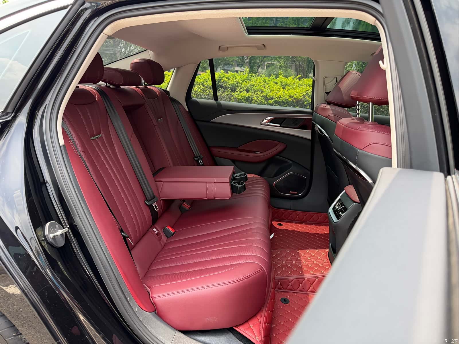 Hongqi H5, 2023 21