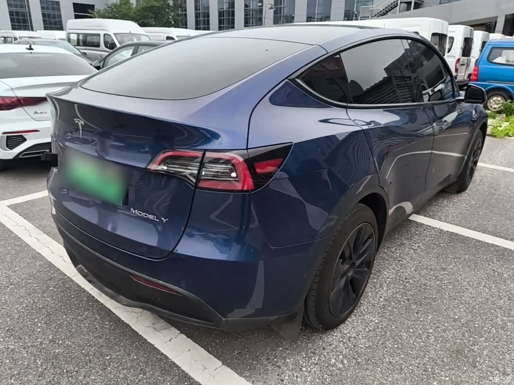 Tesla Model Y, 2023 7