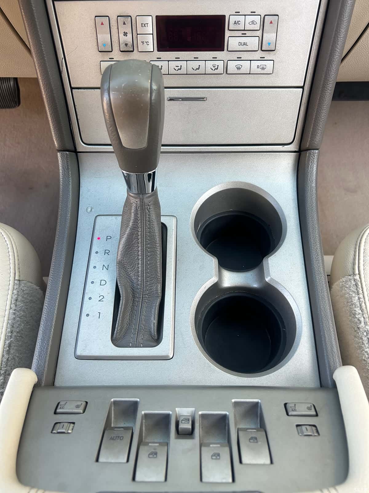 Lincoln Navigator, 2005 18