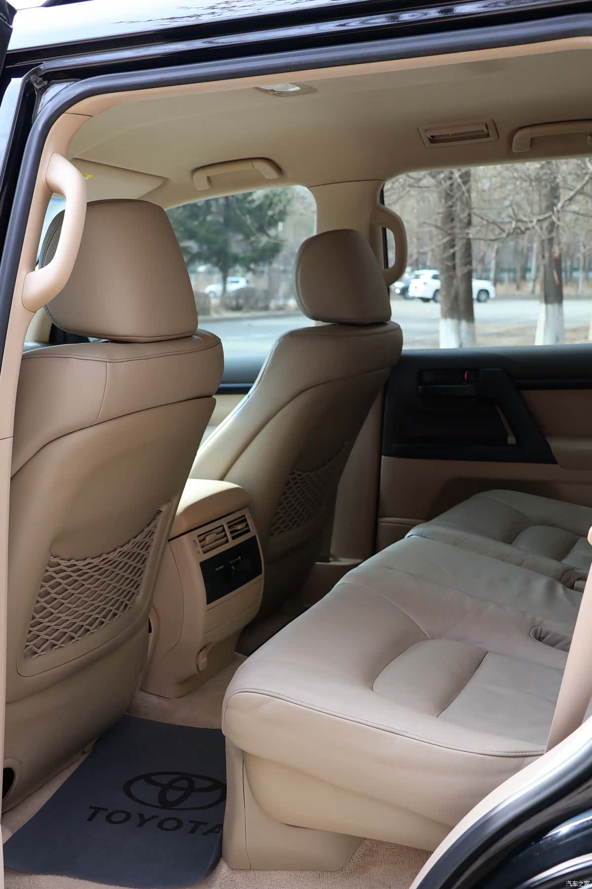 Toyota Land Cruiser, 2017 8