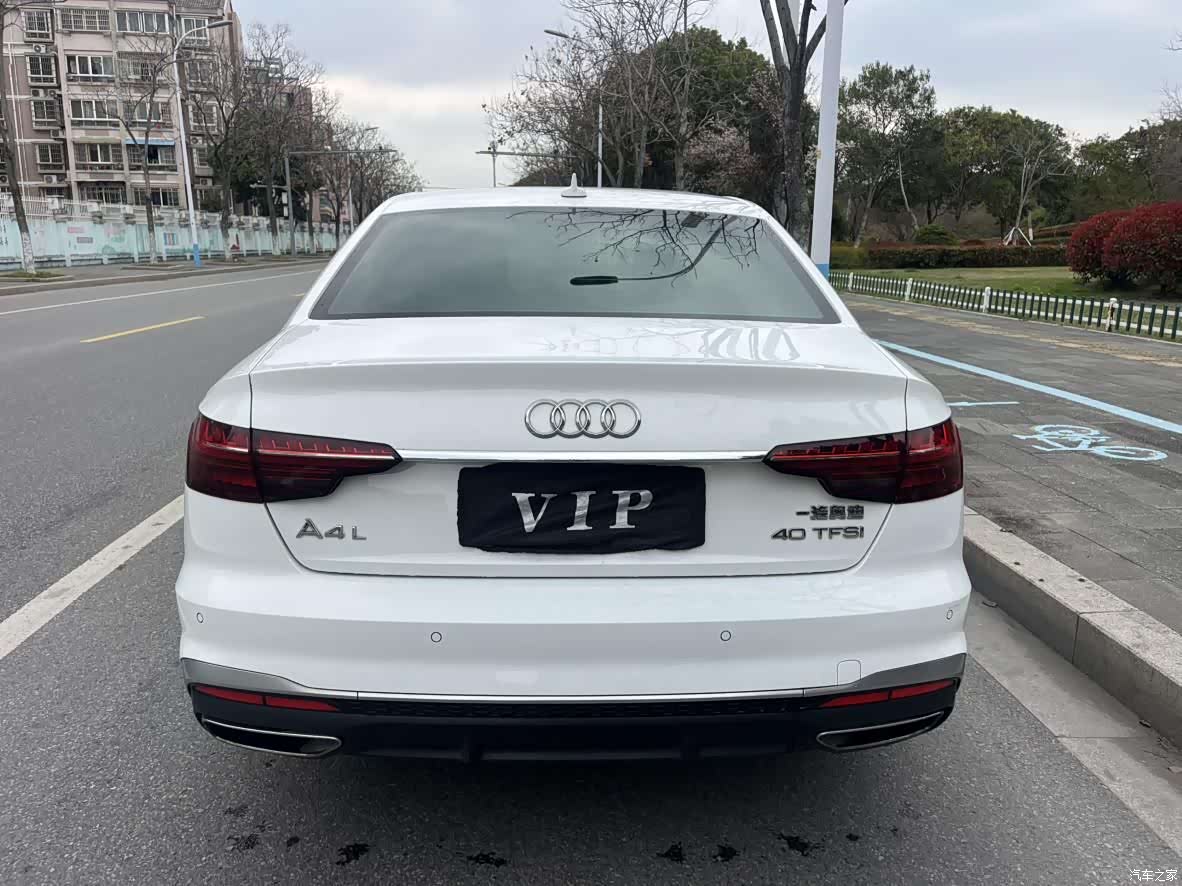 Audi A4L, 2021 все фото