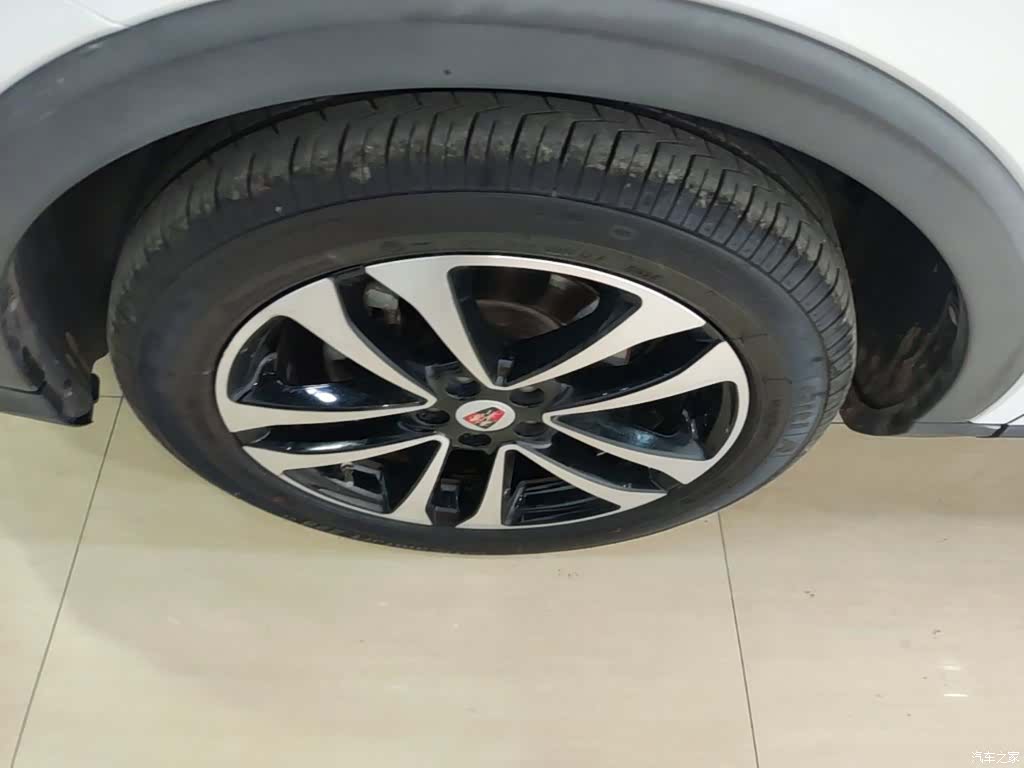 Roewe RX3, 2020 25
