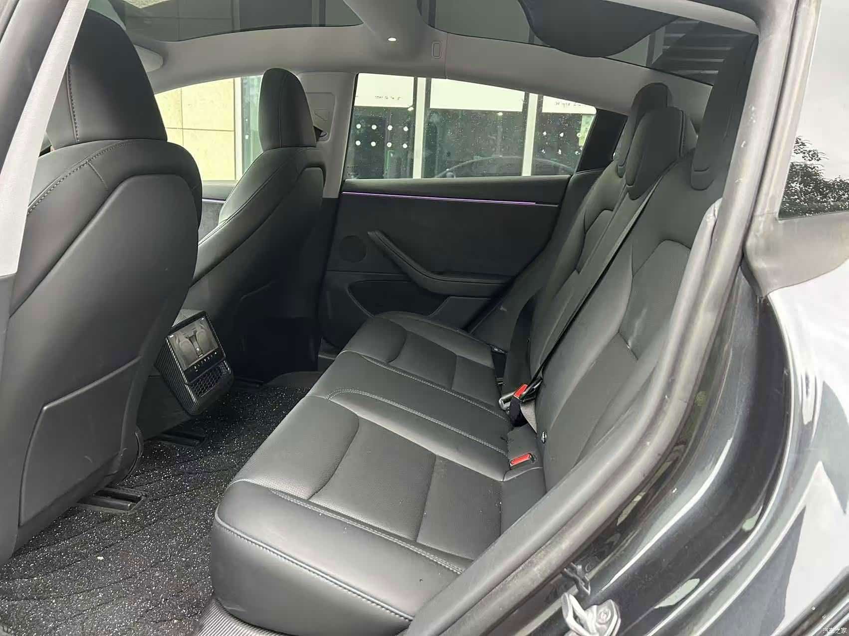 Tesla Model 3, 2025 6