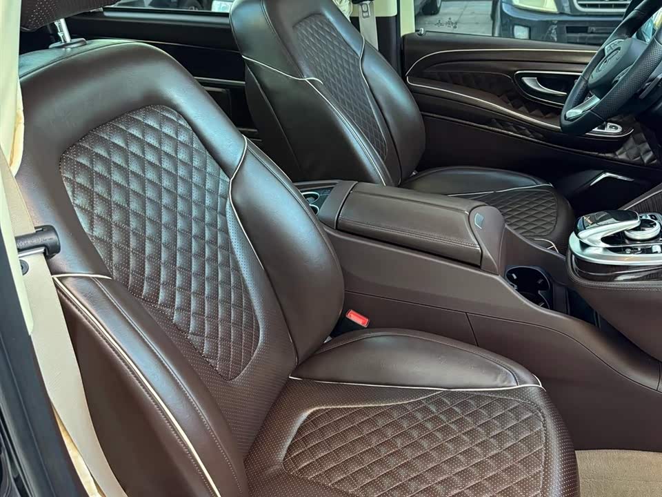 Mercedes-Benz V-class