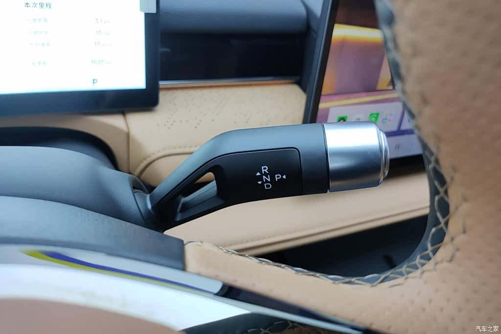 Geely 8, 2025 16