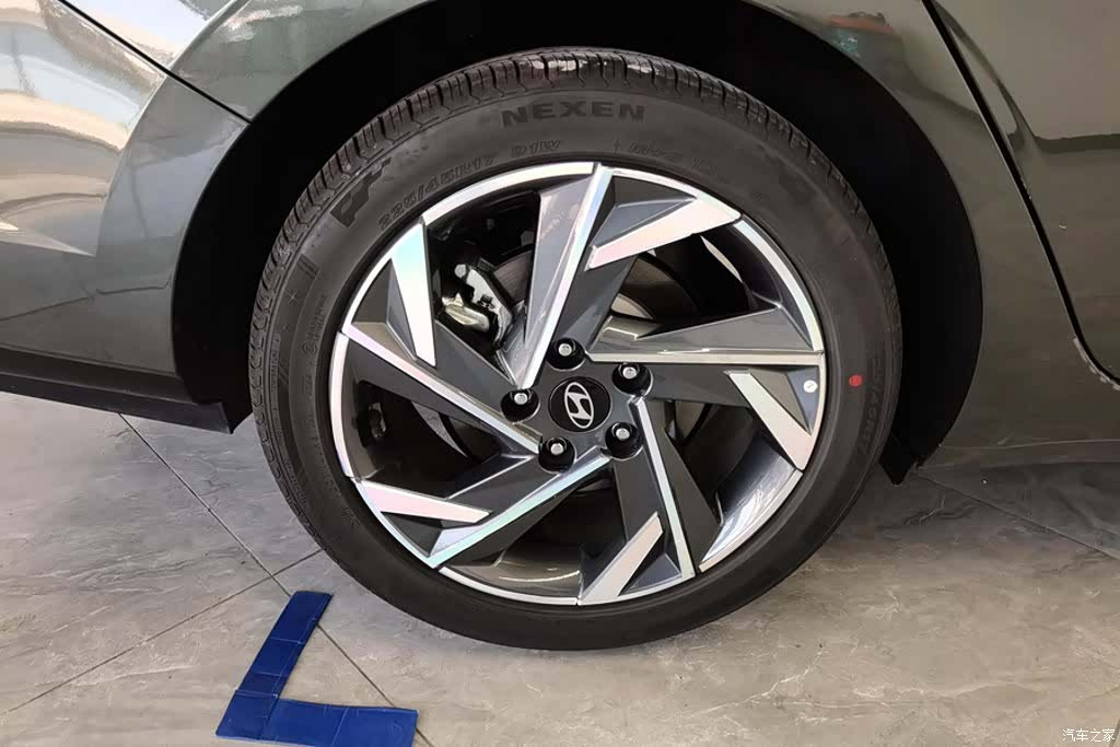 Hyundai Elantra, 2024 6
