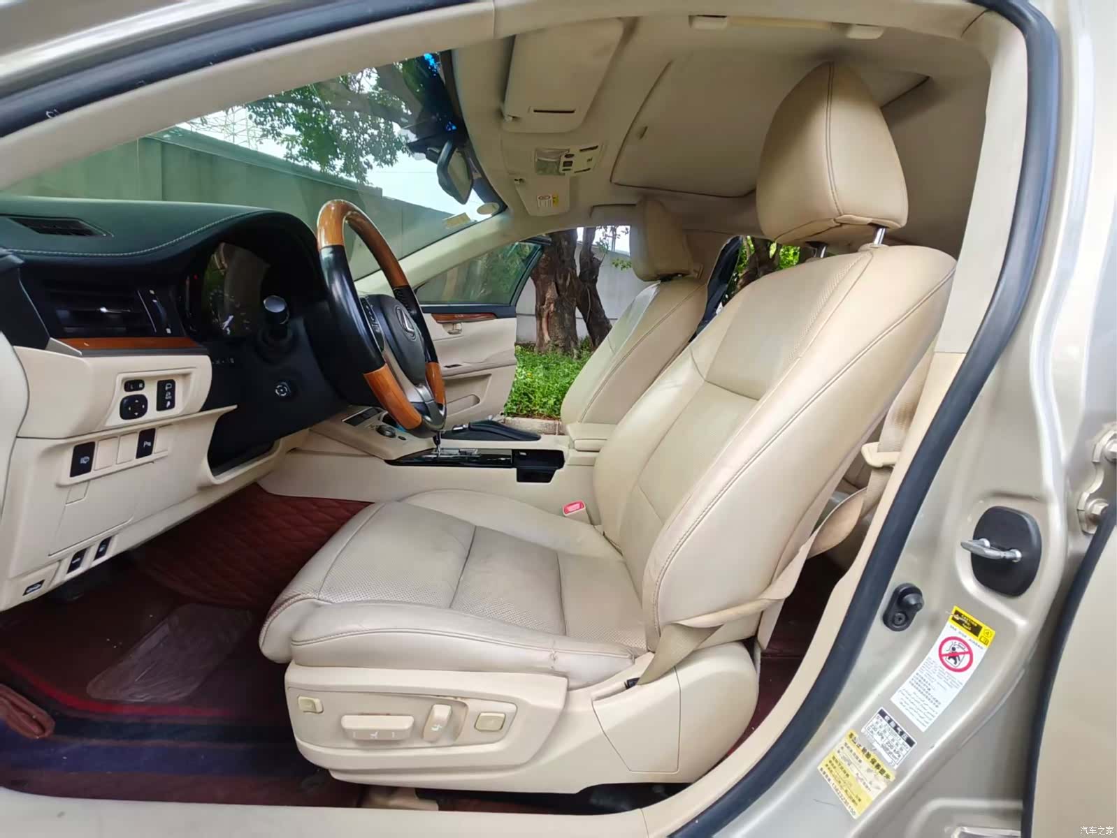 Lexus ES, 2012 4