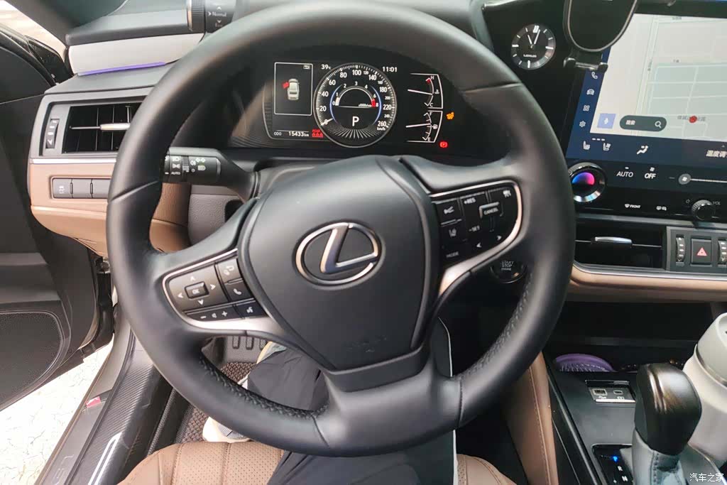 Lexus ES, 2025 15