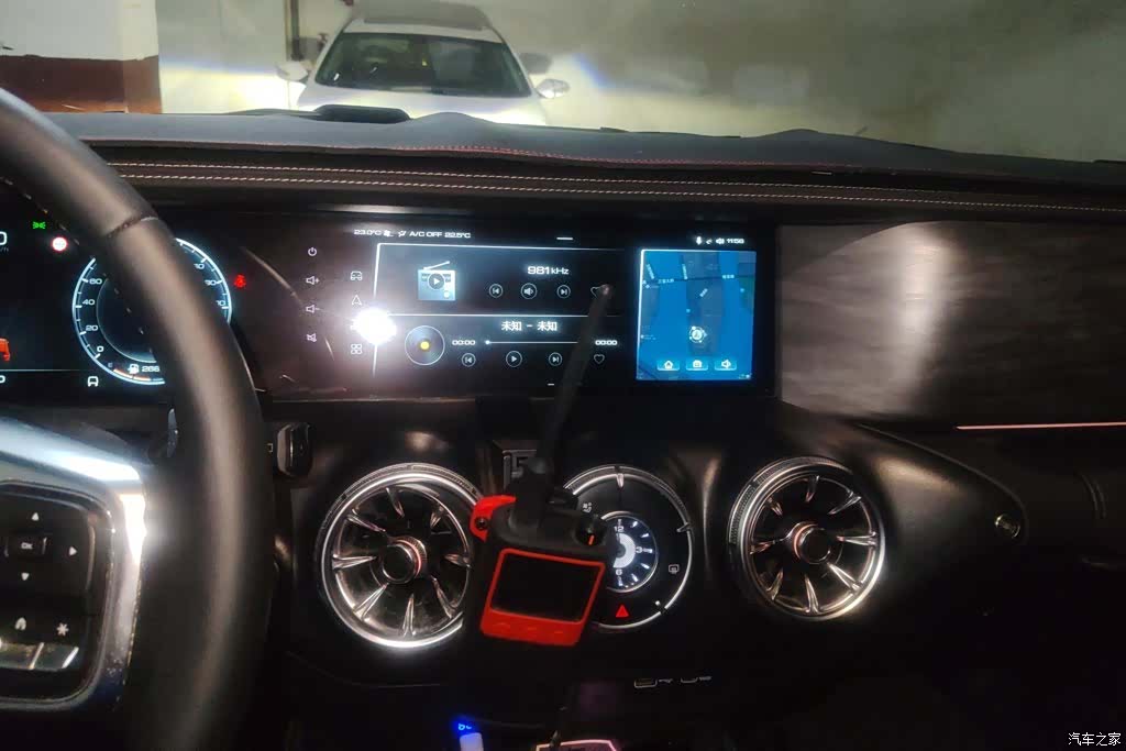 Tank 300, 2021 13