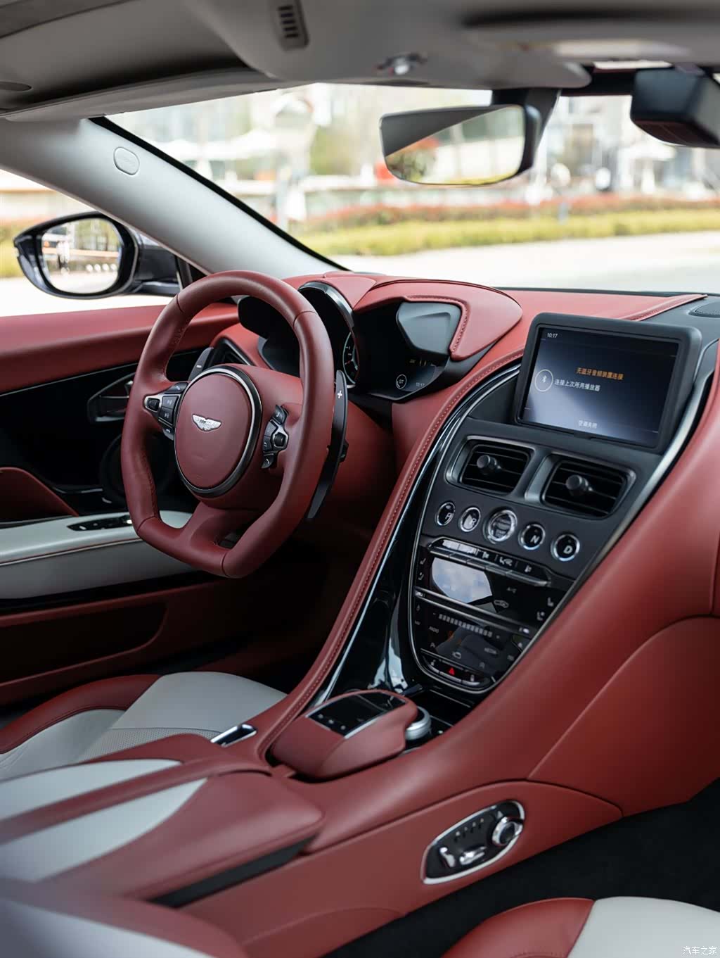 Aston Martin DBS, 2019 10