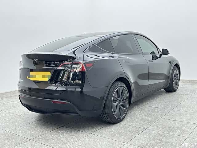 Tesla Model Y, 2022 6