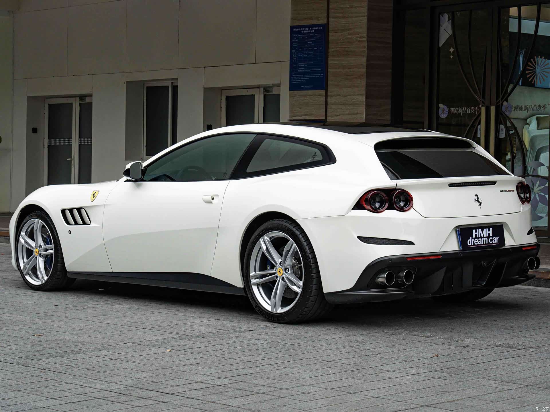 Ferrari GTC4Lus, 2018 9