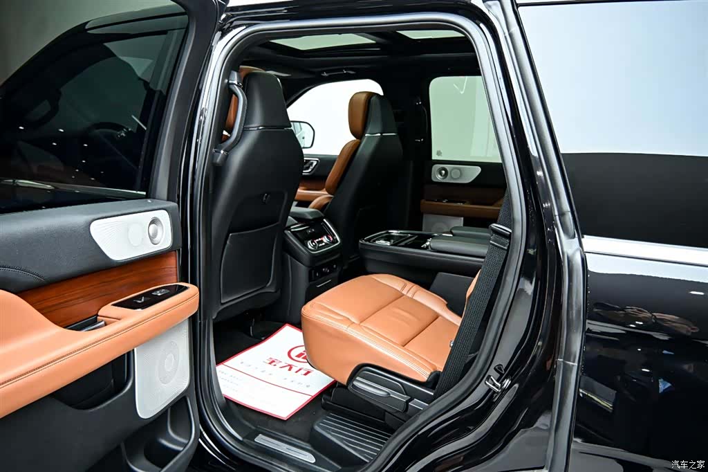 Lincoln Navigator, 2020 12