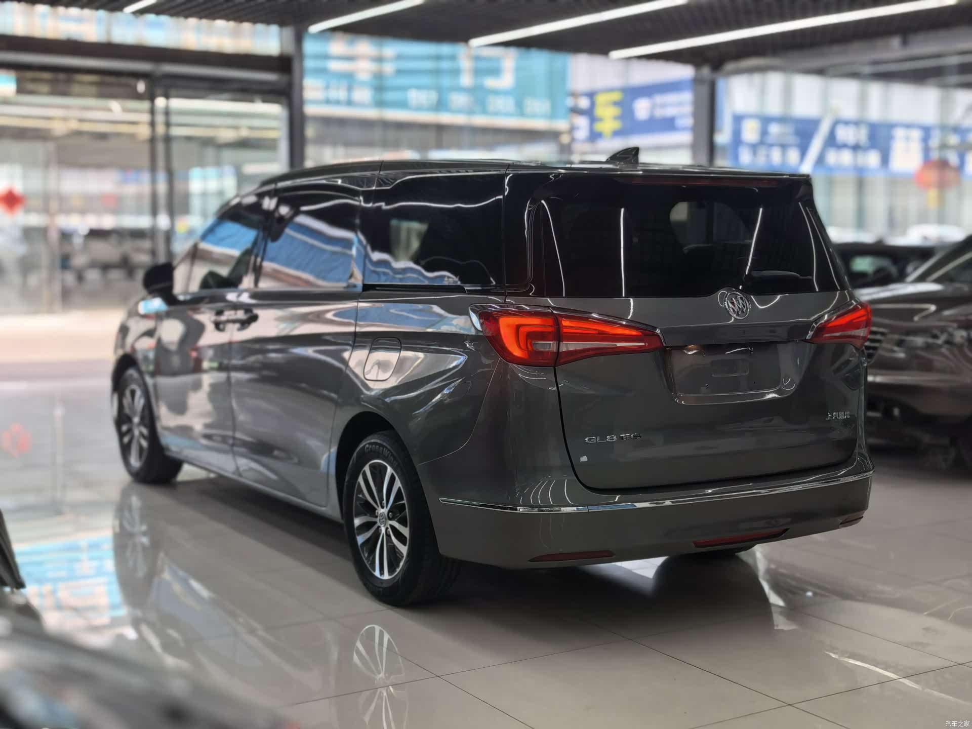 Buick GL8, 2019 3