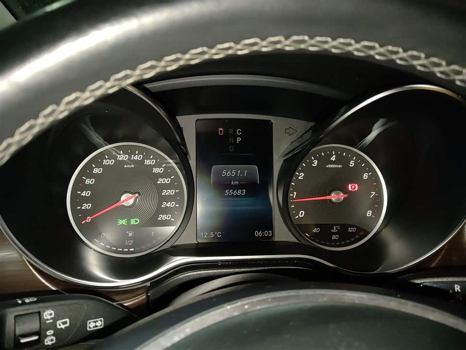 Mercedes-Benz V-class