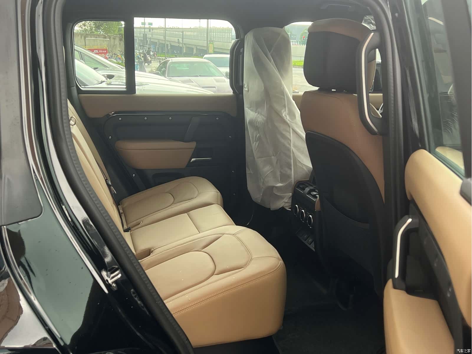 Land Rover Defender, 2025 9