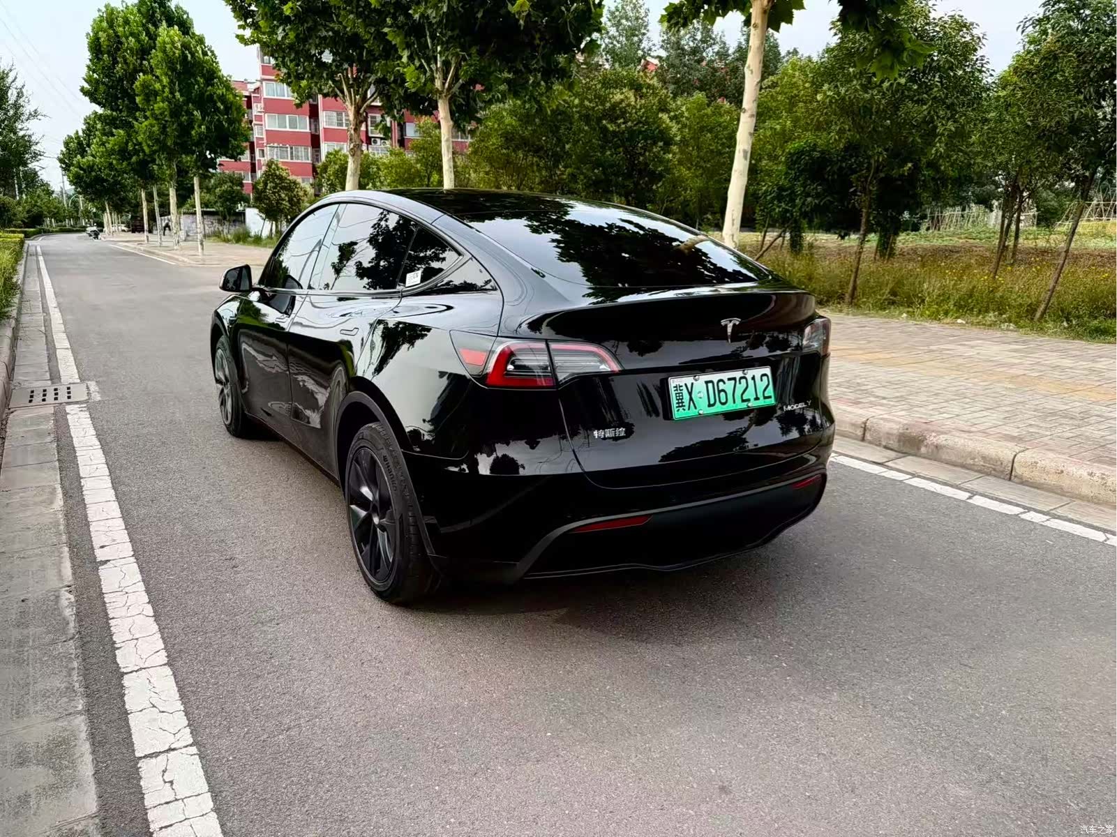 Tesla Model Y, 2023 4