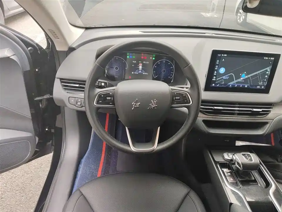 Hongqi E-QM5