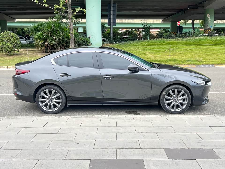 Mazda 3 Angkesaila