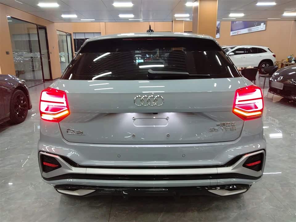 Audi Q2L
