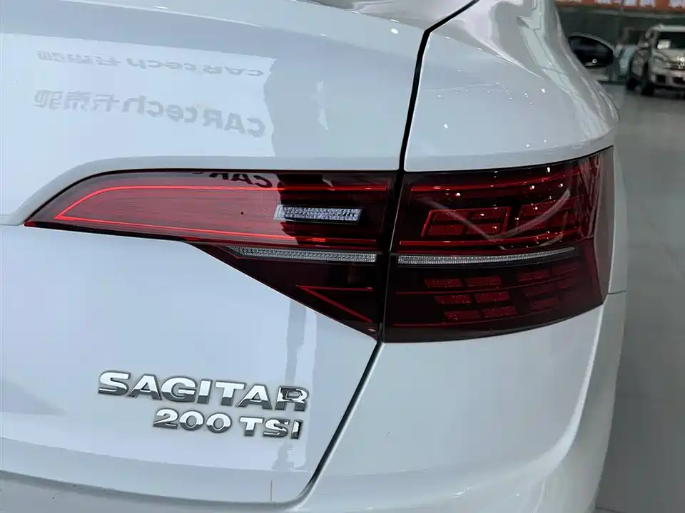 Volkswagen Sagitar