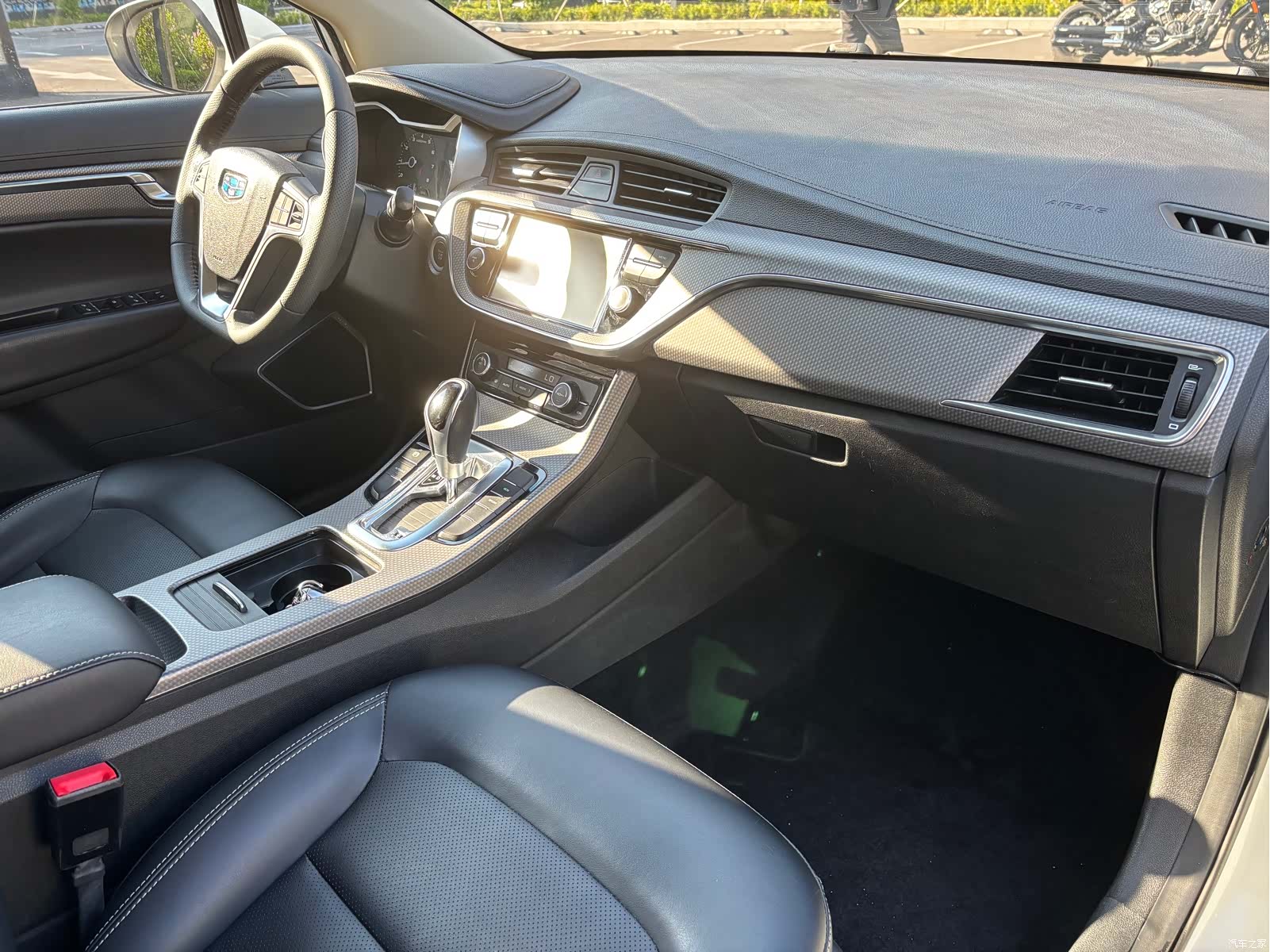 Geely Emgrand, 2017 9