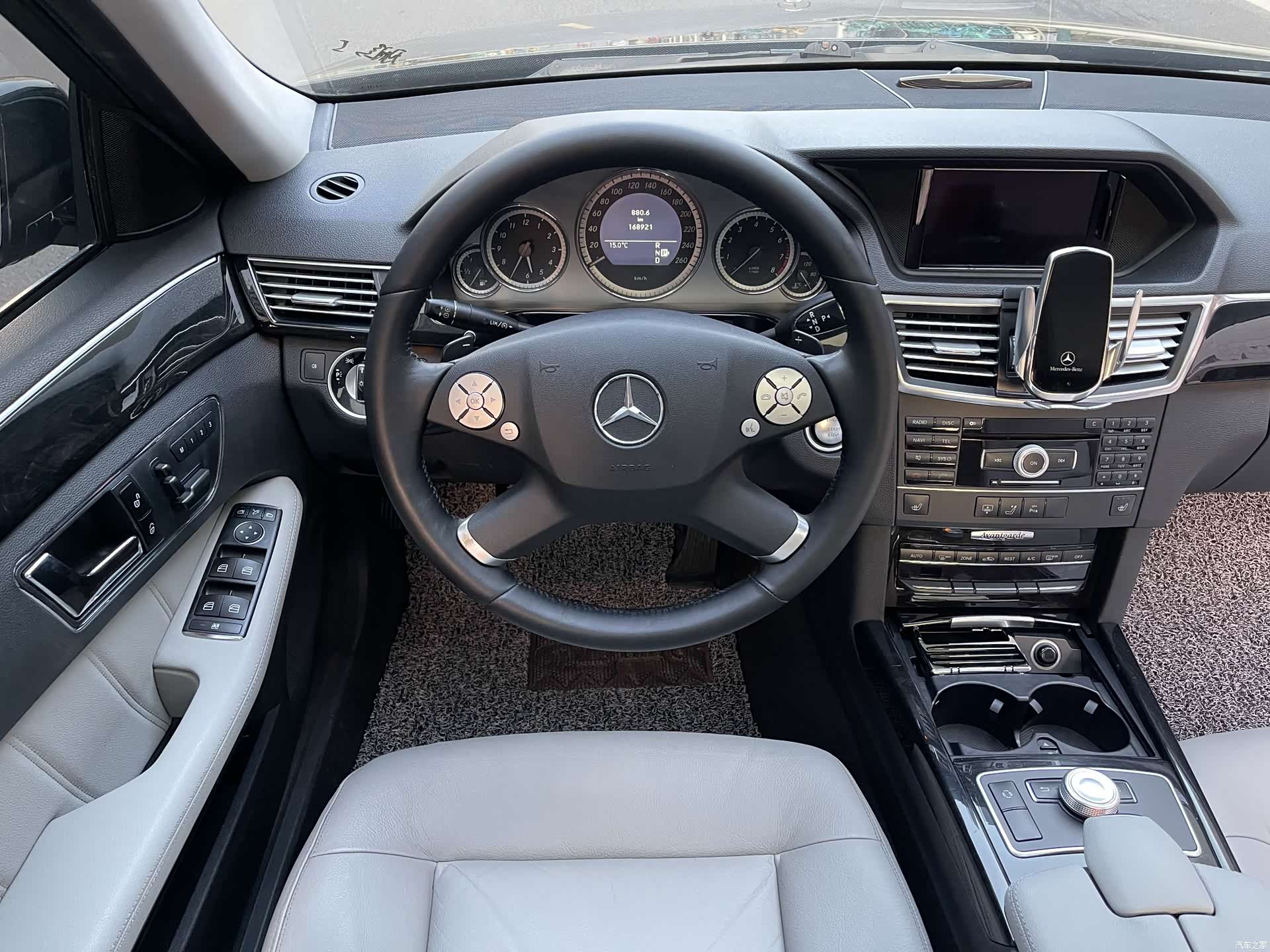 Mercedes-Benz E-Class, 2011 11