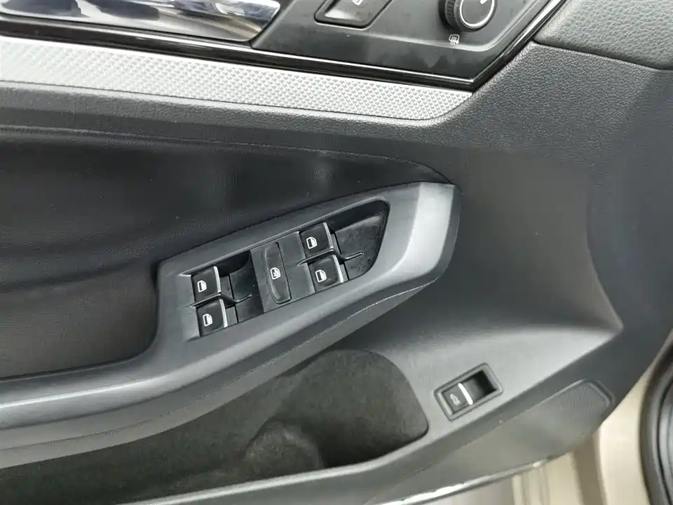 Volkswagen Sagitar Volkswagen Sagitar