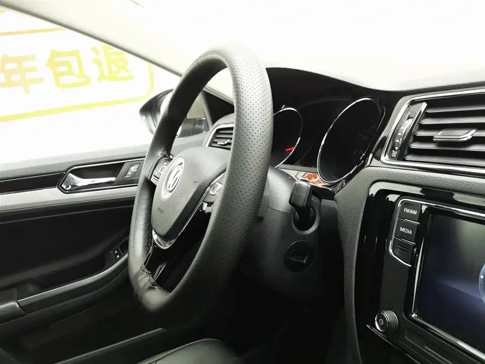 Volkswagen Sagitar Volkswagen Sagitar