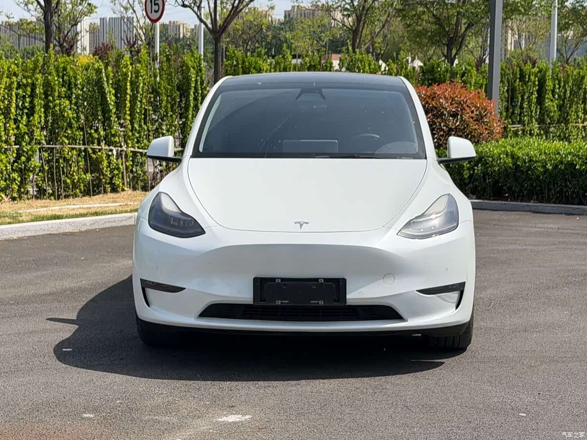 Tesla Model Y, 2022 3