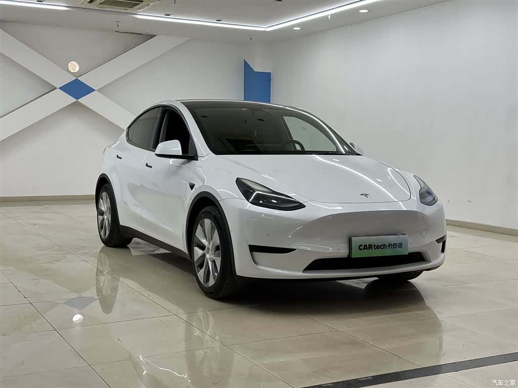 Tesla Model Y, 2022 2
