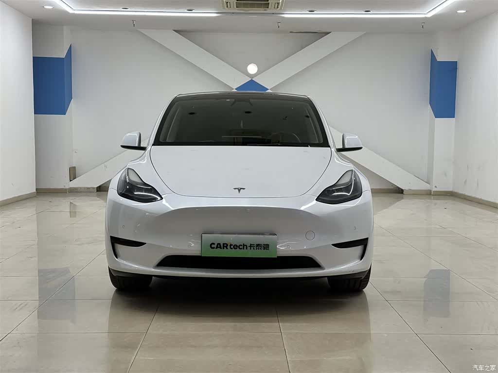Tesla Model Y, 2022 3