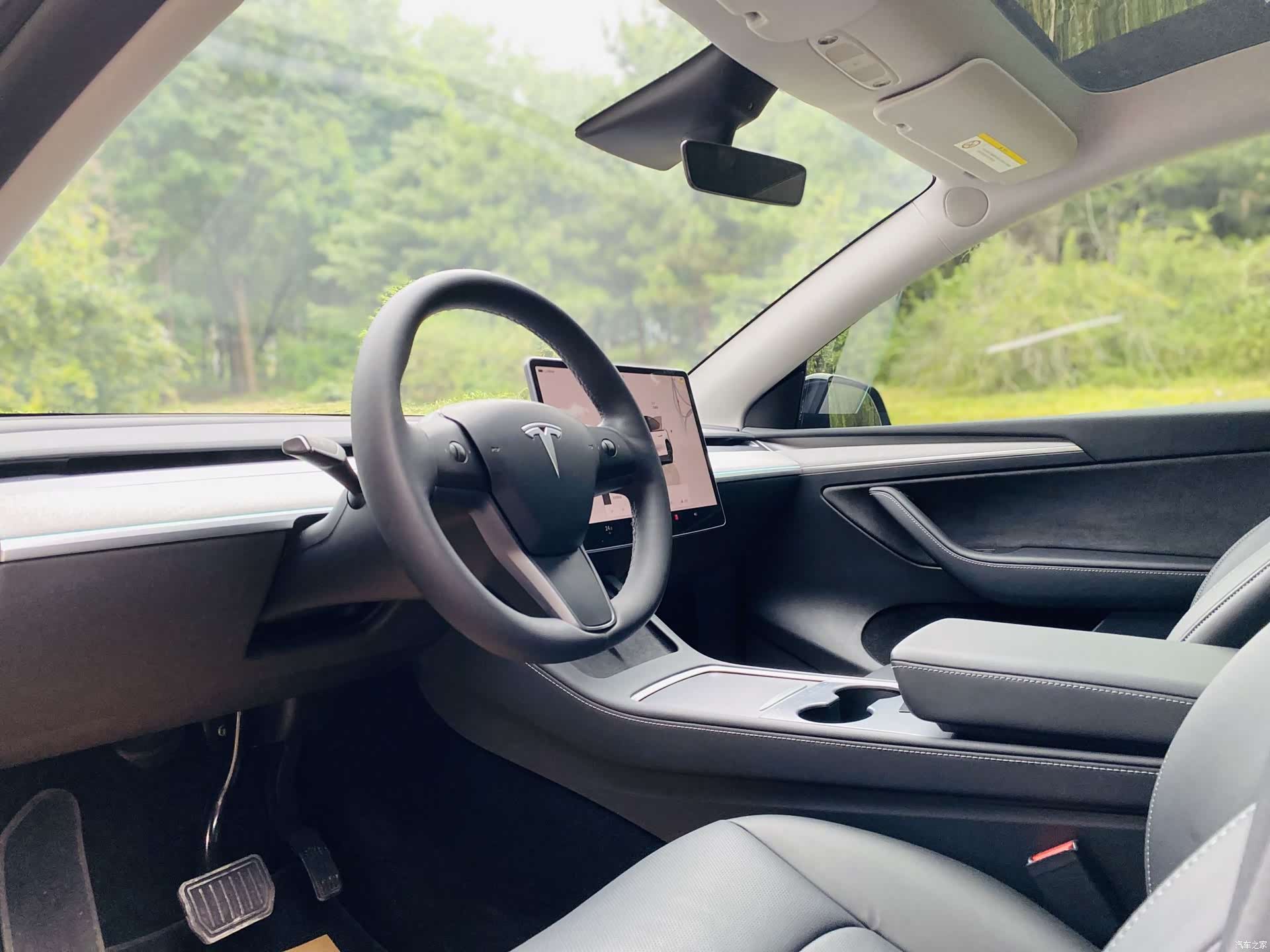 Tesla Model Y, 2024 8