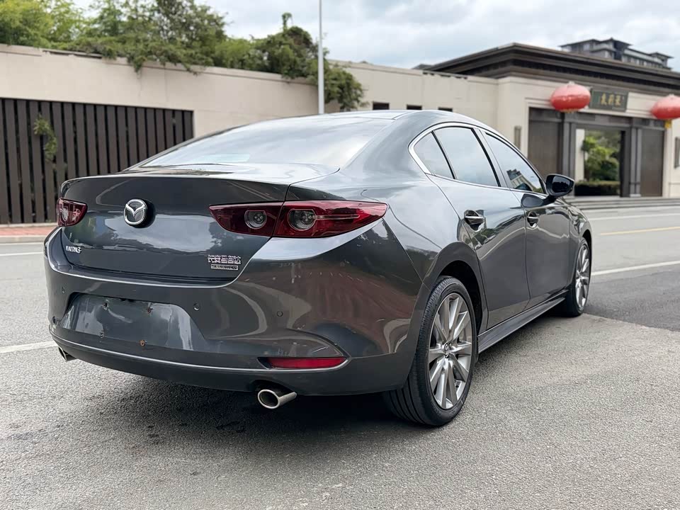 Mazda 3 Angkesaila