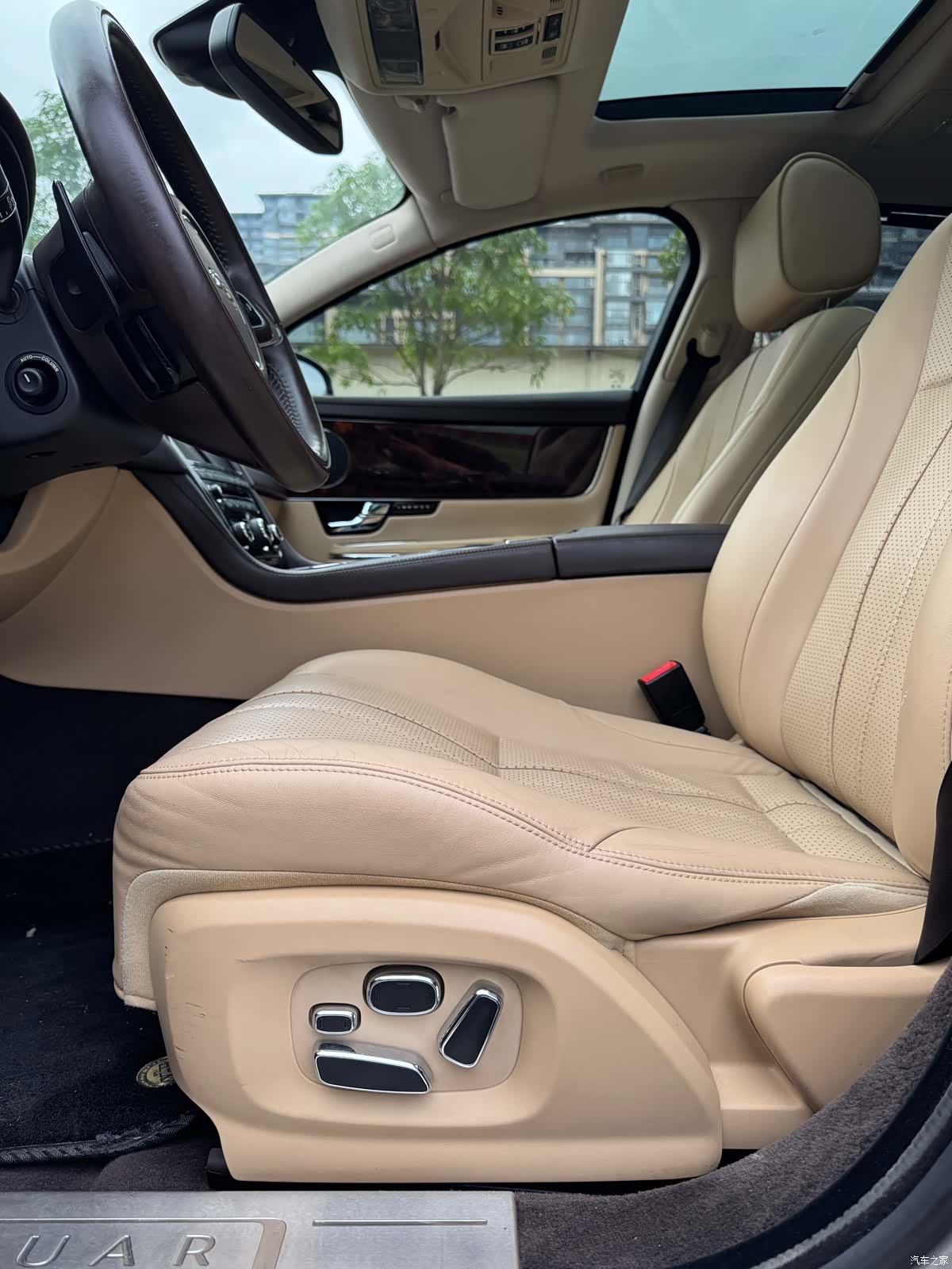 Jaguar XJ, 2012 18