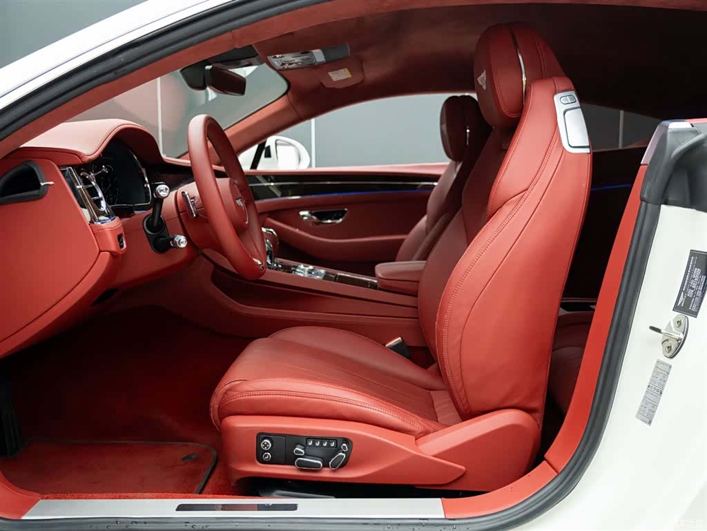 Bentley Continental GT, 2020 10