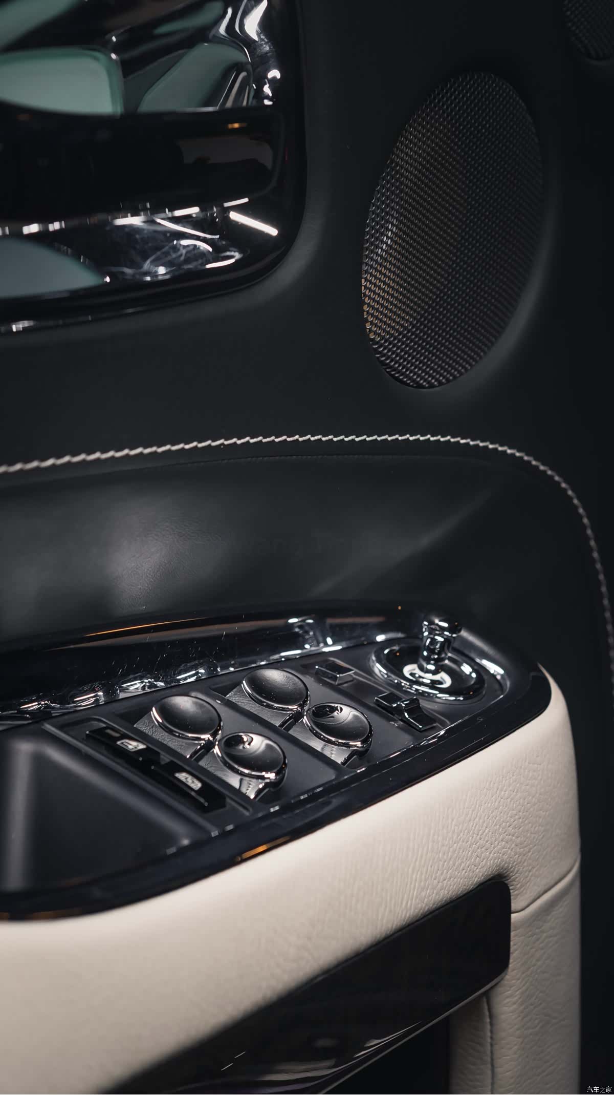 Rolls-Royce Ghost, 2015 32