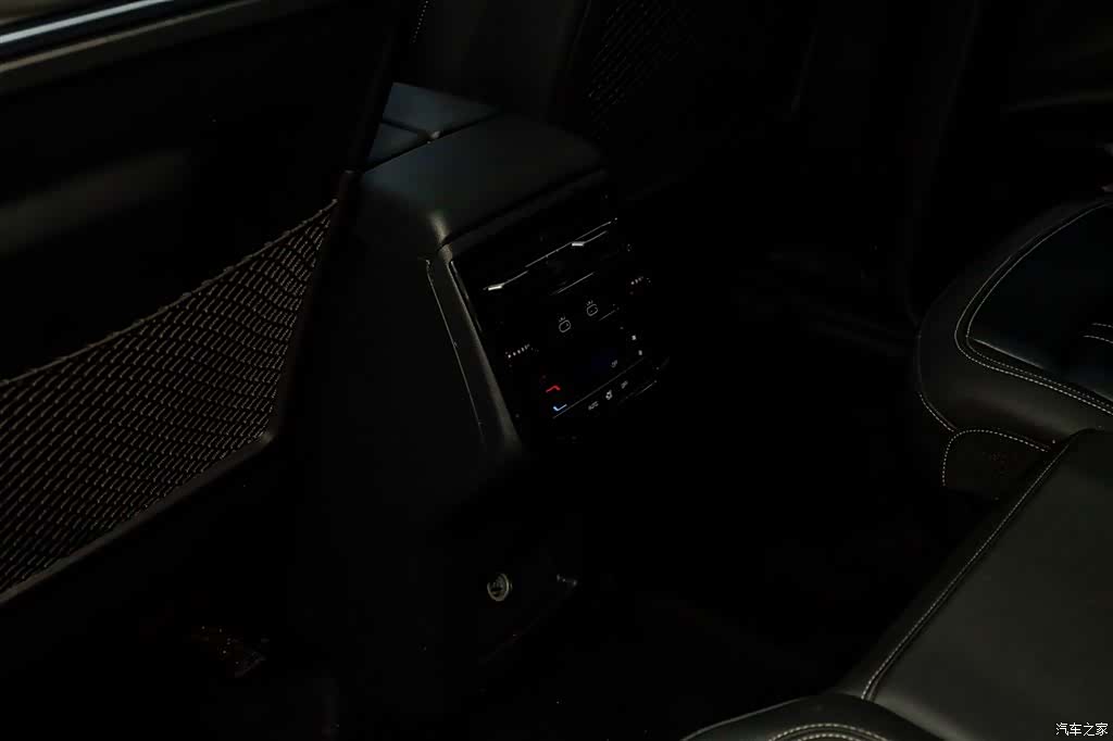 Audi Q6, 2024 12