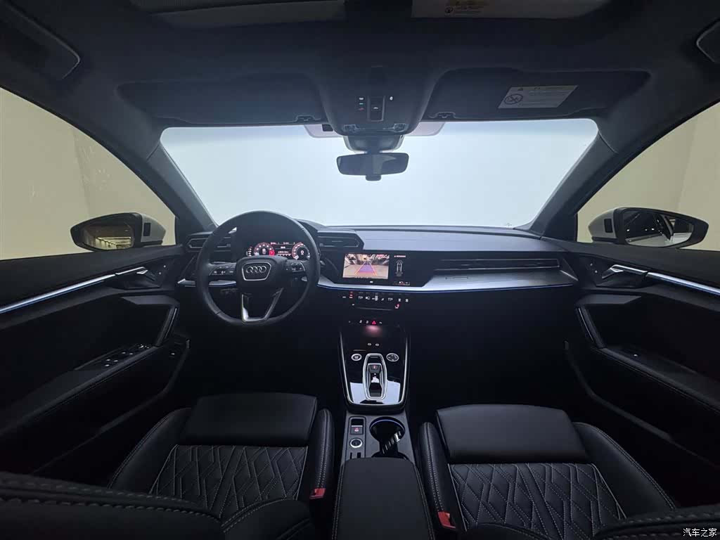 Audi Flying Spur, 2025 13