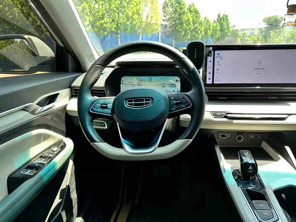 Geely Emgrand L HiP Geely Emgrand L HiP