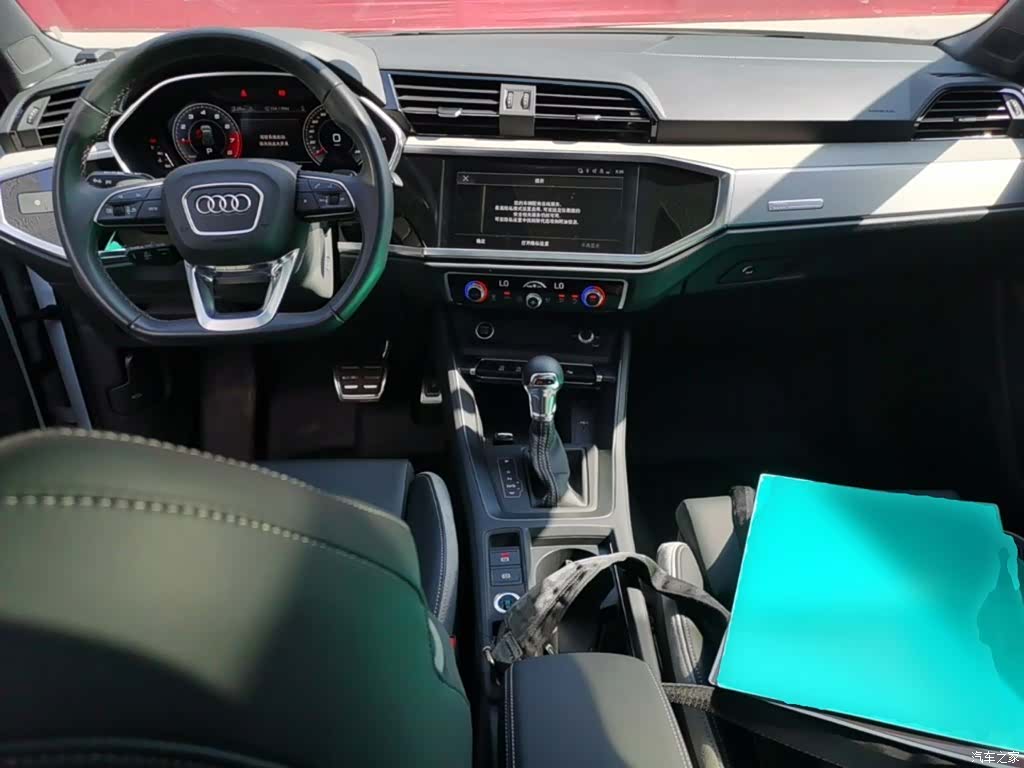 Audi Q3, 2025 16