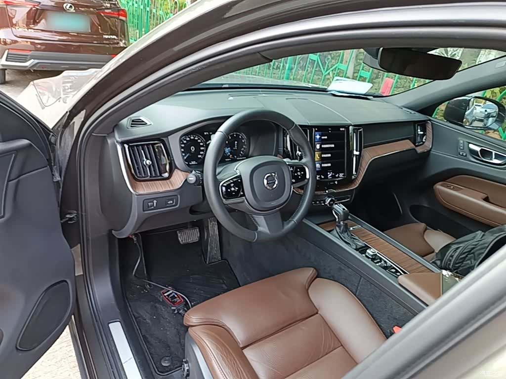 Volvo XC60, 2020 10