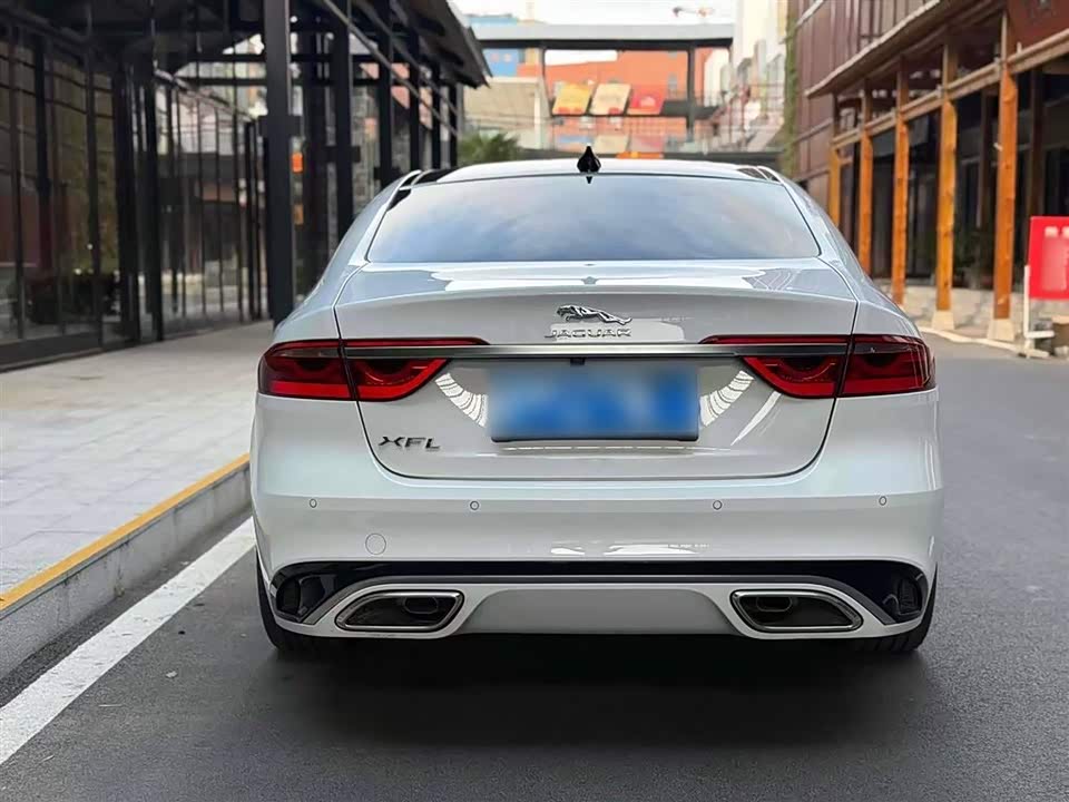 Jaguar XFL