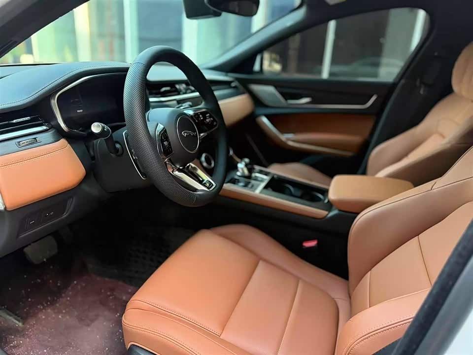 Jaguar XFL